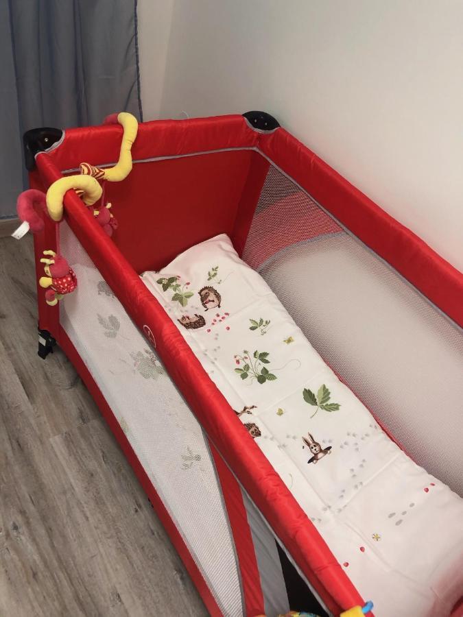 Vecsesi Rendezvenykoezpont Es Panzio Bed & Breakfast Bagian luar foto