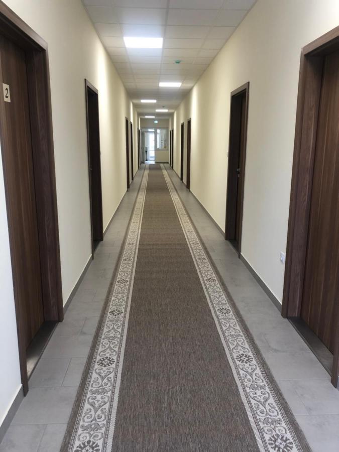 Vecsesi Rendezvenykoezpont Es Panzio Bed & Breakfast Bagian luar foto
